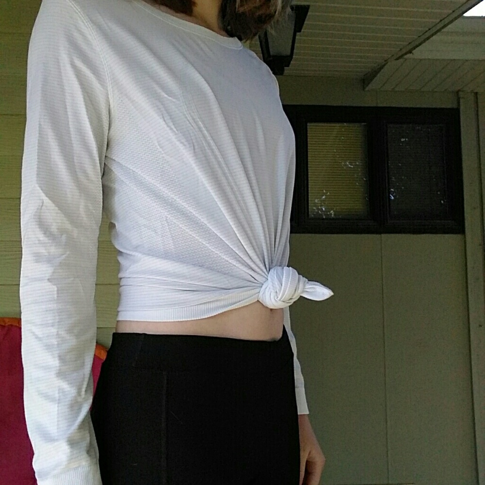 Lululemon workout shirt